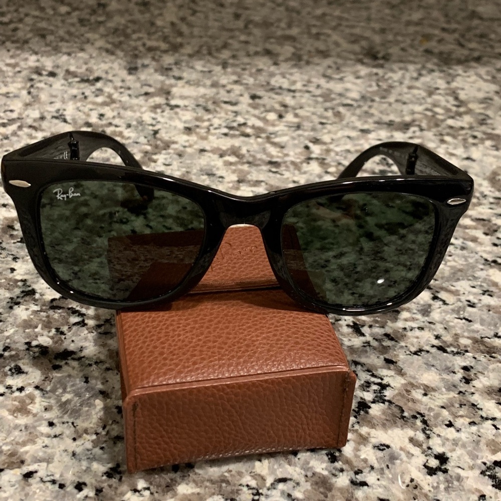 Folding Wayfarer Ray Bans
